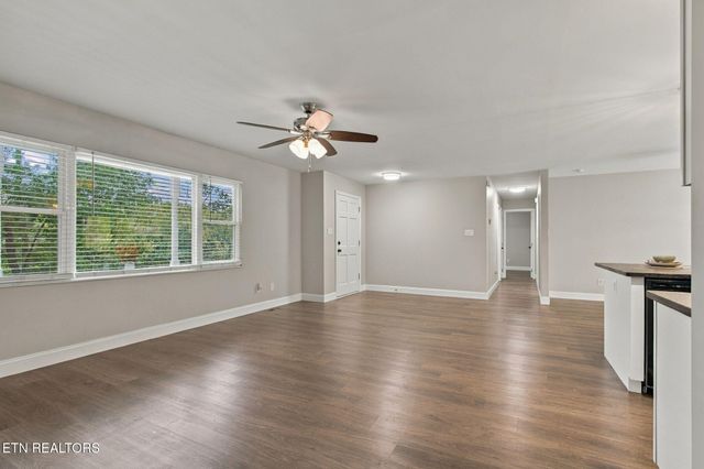 6130 Grove Drive, Knoxville, TN 37918