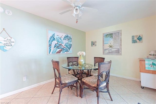 2718 SW 9th PL, Cape Coral, FL 33914