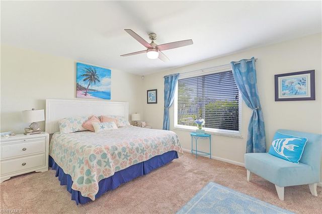 2718 SW 9th PL, Cape Coral, FL 33914