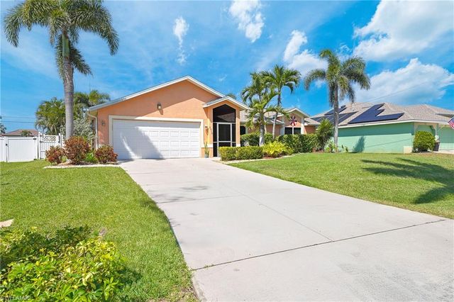 2718 SW 9th PL, Cape Coral, FL 33914