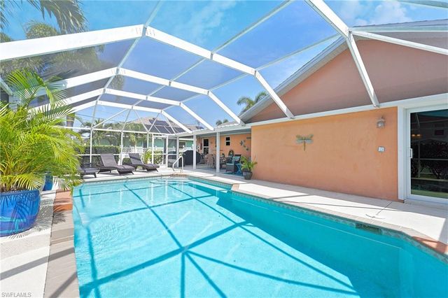 2718 SW 9th PL, Cape Coral, FL 33914