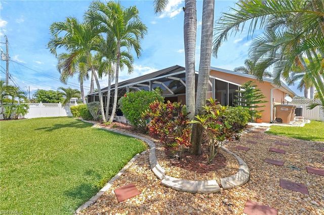 2718 SW 9th PL, Cape Coral, FL 33914