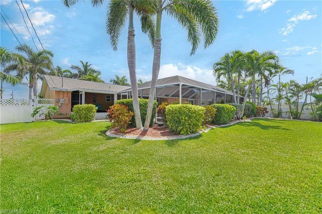 2718 SW 9th PL, Cape Coral, FL 33914