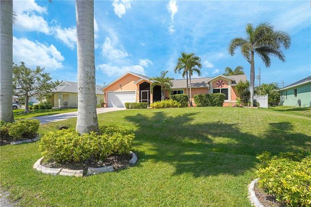 2718 SW 9th PL, Cape Coral, FL 33914