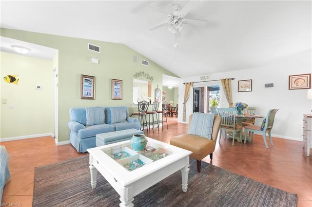 2718 SW 9th PL, Cape Coral, FL 33914