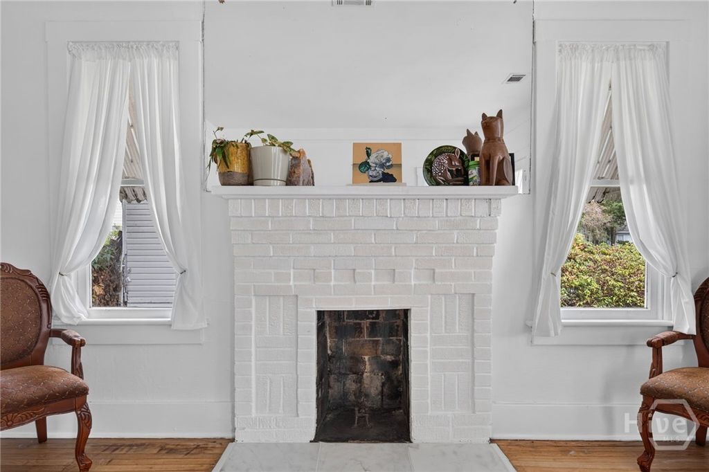 Image 19 of property listing at 825 E 34th Street, Savannah, GA 31401