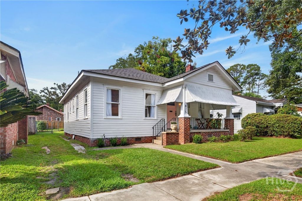 Image 2 of property listing at 825 E 34th Street, Savannah, GA 31401
