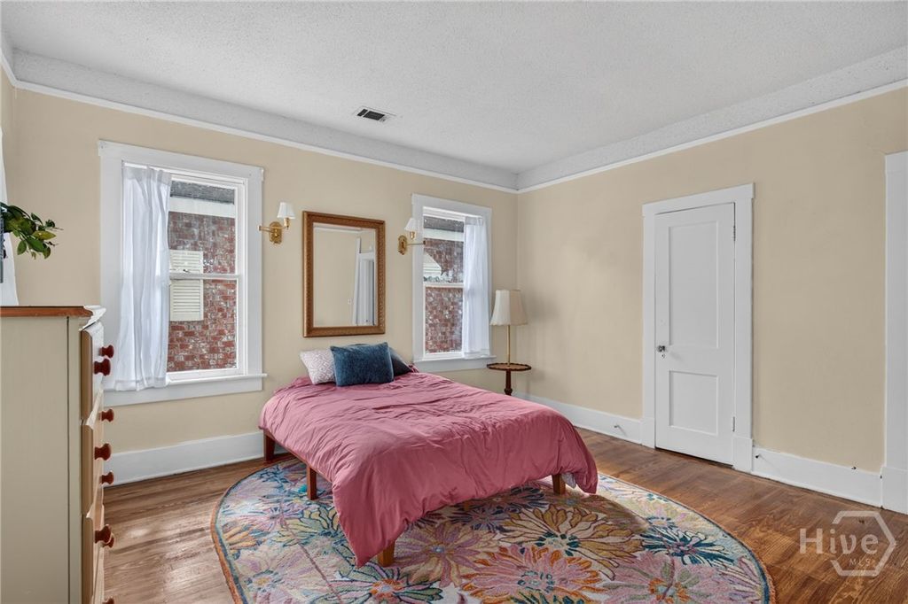 Image 22 of property listing at 825 E 34th Street, Savannah, GA 31401