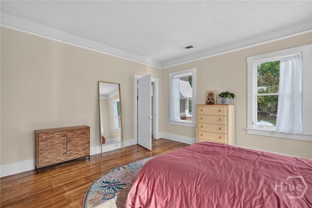 Image 23 of property listing at 825 E 34th Street, Savannah, GA 31401