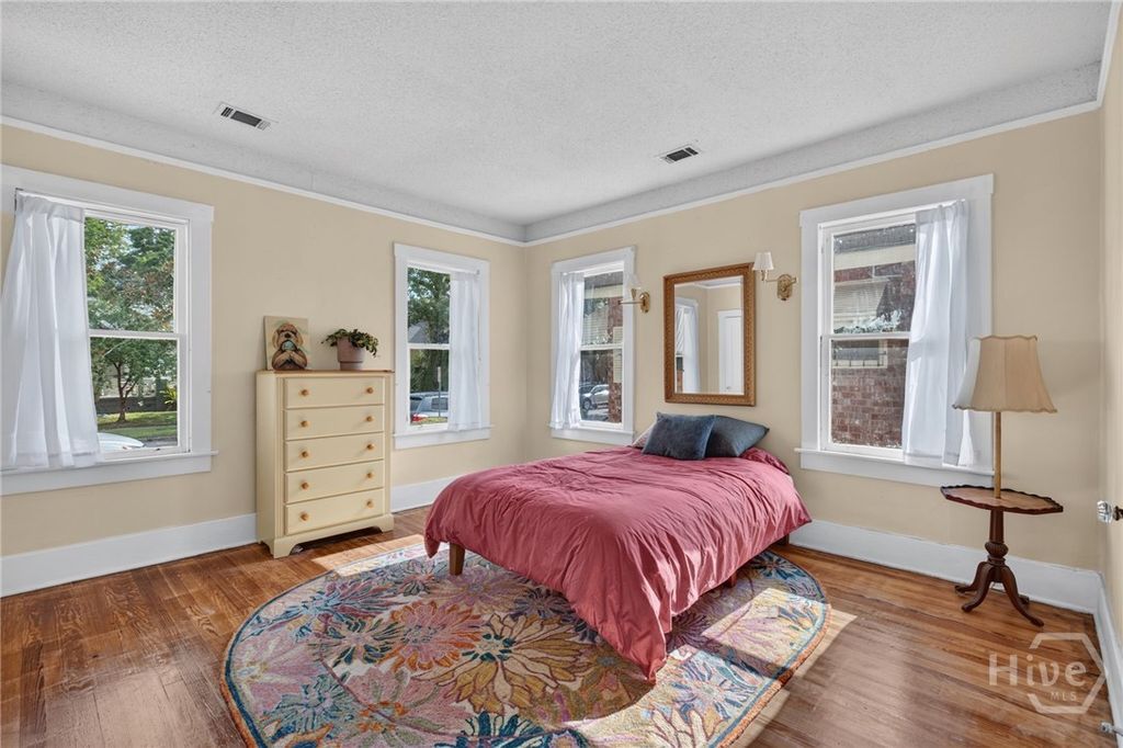 Image 24 of property listing at 825 E 34th Street, Savannah, GA 31401