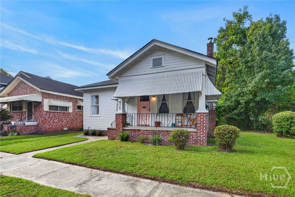 Image 3 of property listing at 825 E 34th Street, Savannah, GA 31401