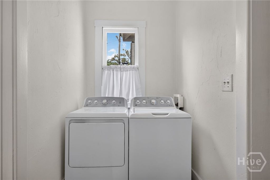 Image 31 of property listing at 825 E 34th Street, Savannah, GA 31401