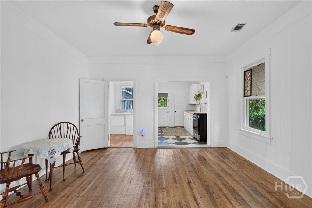 Image 32 of property listing at 825 E 34th Street, Savannah, GA 31401