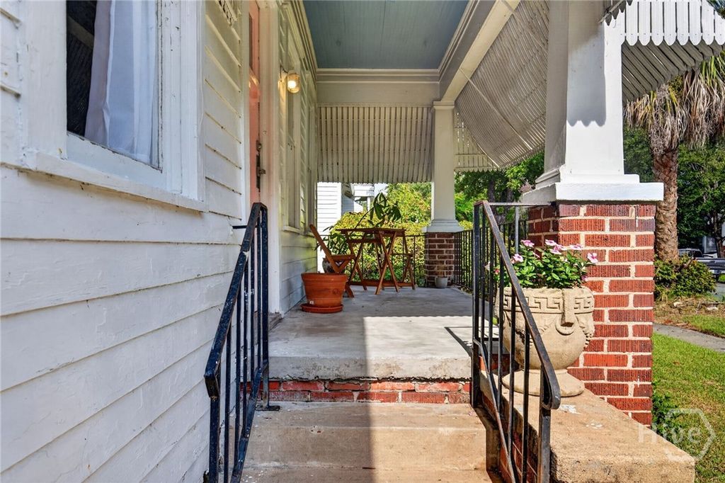 Image 5 of property listing at 825 E 34th Street, Savannah, GA 31401