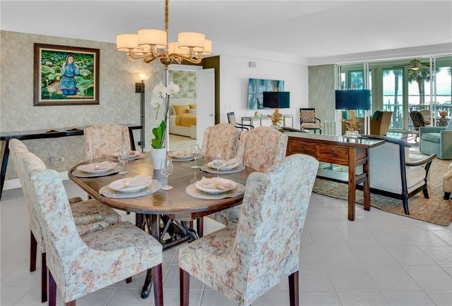 1903 Bay Road 205, Vero Beach, FL 32963