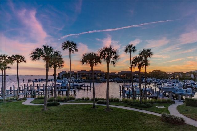 1903 Bay Road 205, Vero Beach, FL 32963