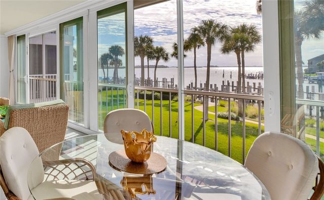 1903 Bay Road 205, Vero Beach, FL 32963