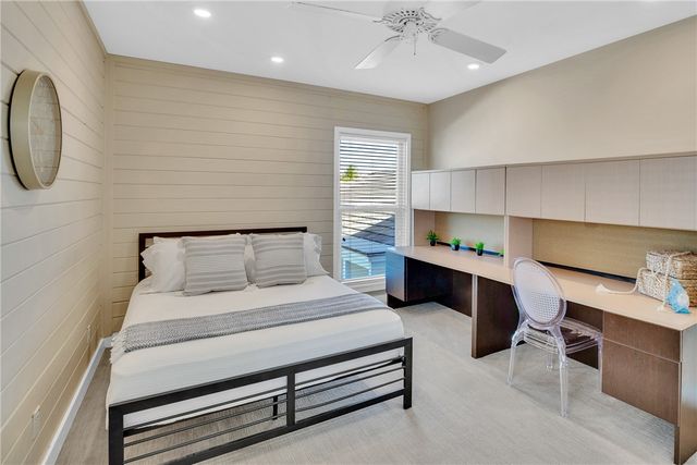 1903 Bay Road 205, Vero Beach, FL 32963