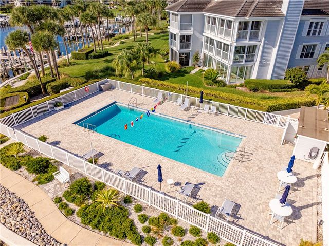 1903 Bay Road 205, Vero Beach, FL 32963