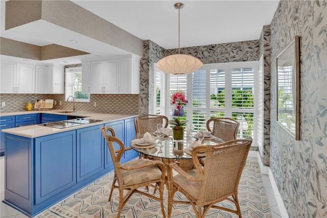 1903 Bay Road 205, Vero Beach, FL 32963