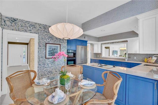 1903 Bay Road 205, Vero Beach, FL 32963