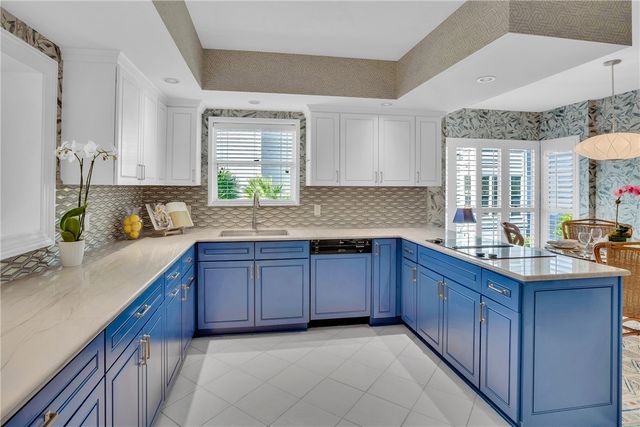 1903 Bay Road 205, Vero Beach, FL 32963