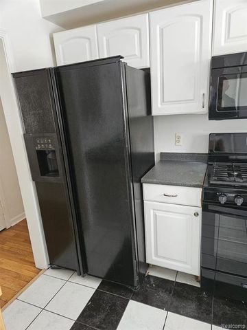 2230 Middlebelt Road, West Bloomfield, MI 48324