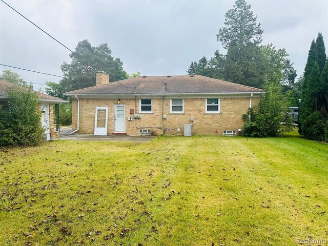 2230 Middlebelt Road, West Bloomfield, MI 48324