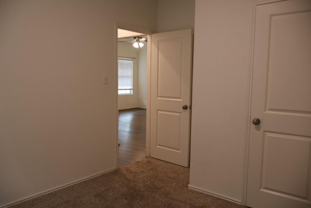 117 Galaxy WAY, Jarrell, TX 76537