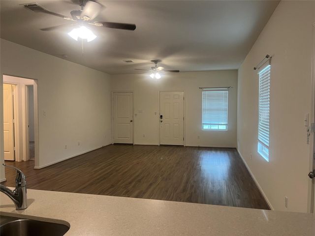 117 Galaxy WAY, Jarrell, TX 76537