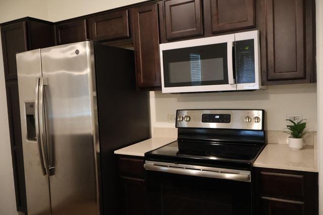 117 Galaxy WAY, Jarrell, TX 76537