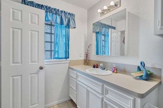 722 Marlin Street, Bayou Vista, TX 77563