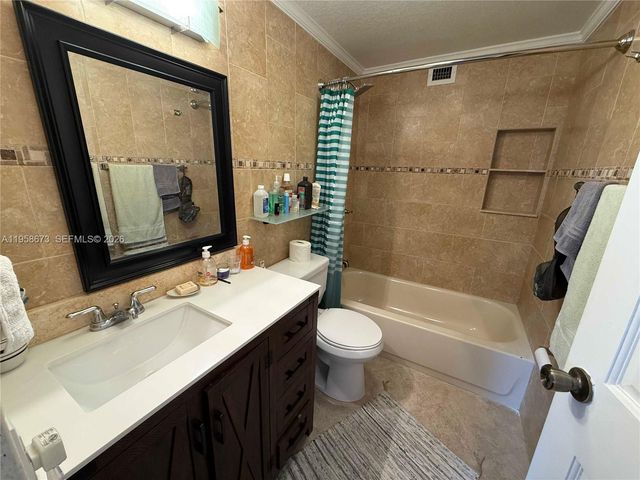 999 Brickell Bay Dr 2002, Miami, FL 33131