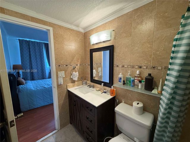 999 Brickell Bay Dr 2002, Miami, FL 33131