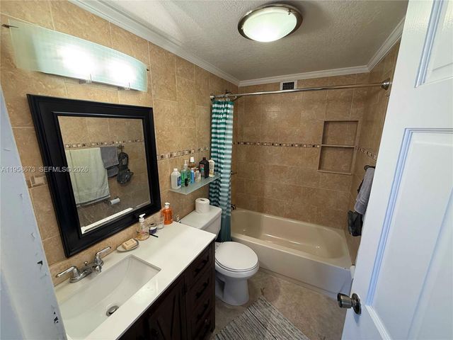 999 Brickell Bay Dr 2002, Miami, FL 33131