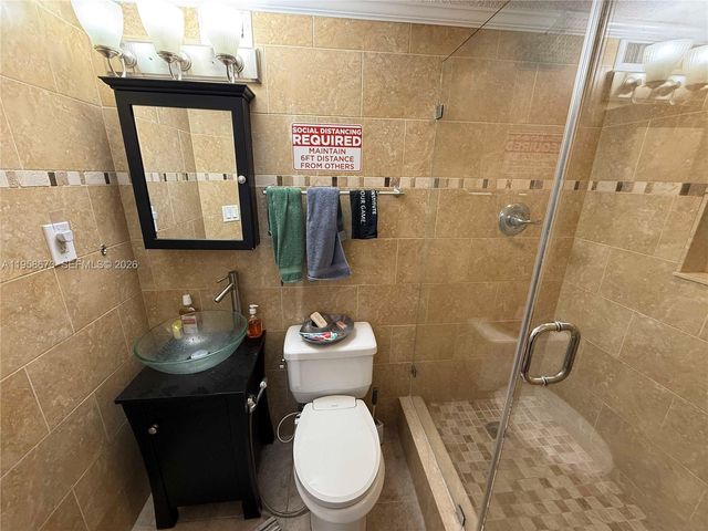 999 Brickell Bay Dr 2002, Miami, FL 33131