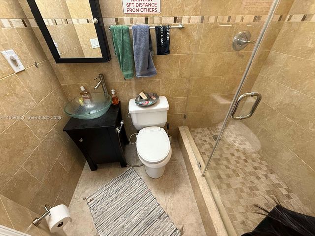 999 Brickell Bay Dr 2002, Miami, FL 33131