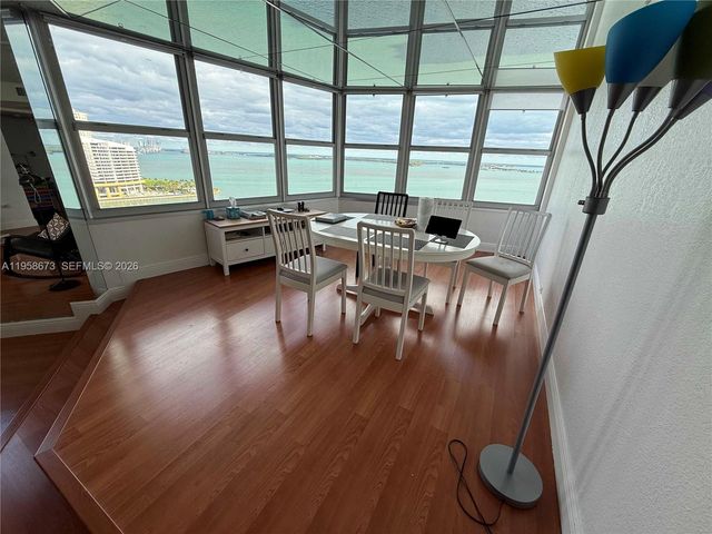 999 Brickell Bay Dr 2002, Miami, FL 33131