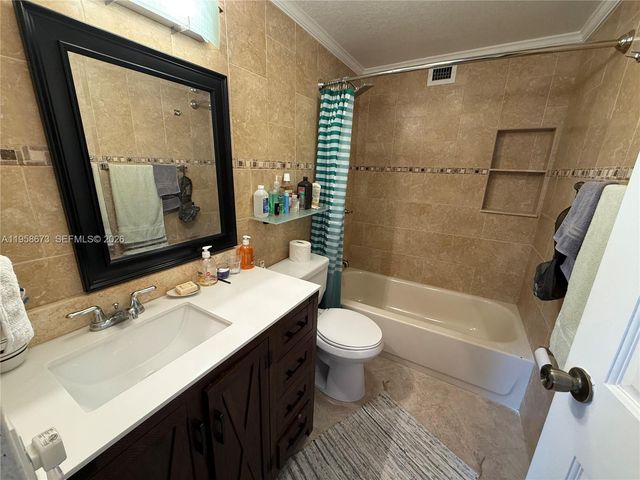 999 Brickell Bay Dr 2002, Miami, FL 33131