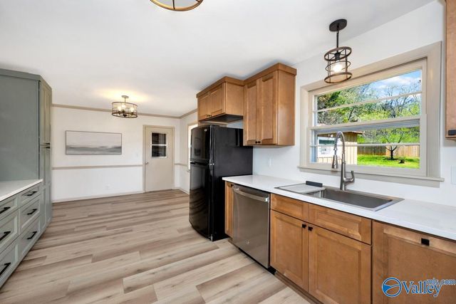 2212 Rodgers Drive NE, Huntsville, AL 35811