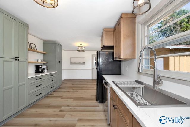 2212 Rodgers Drive NE, Huntsville, AL 35811