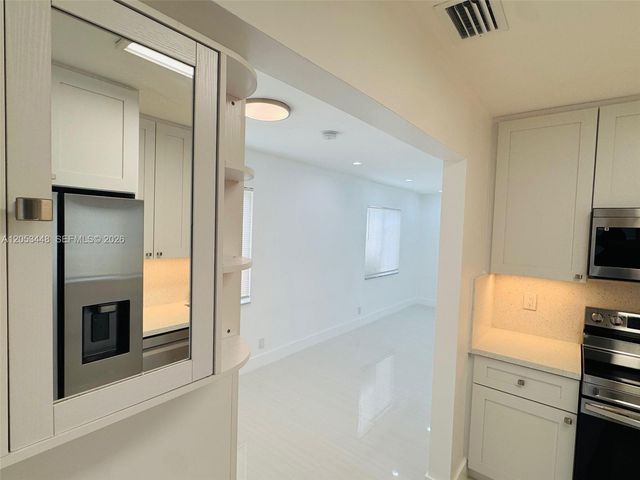 105-107 NE 30th Court, Wilton Manors, FL 33334