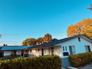 105-107 NE 30th Court, Wilton Manors, FL 33334
