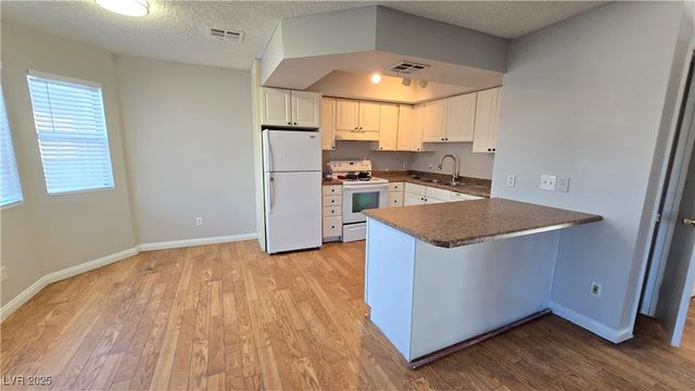 1600 Burningwood Lane 201, Las Vegas, NV 89108