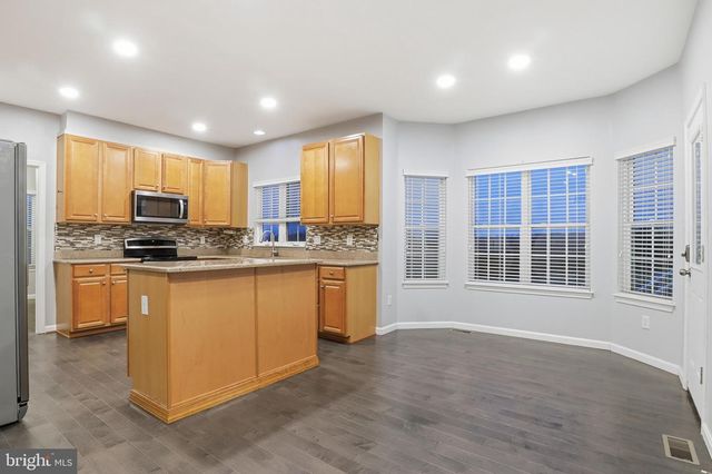 8569 DIAMOND RUN CT, Seven Valleys, PA 17360