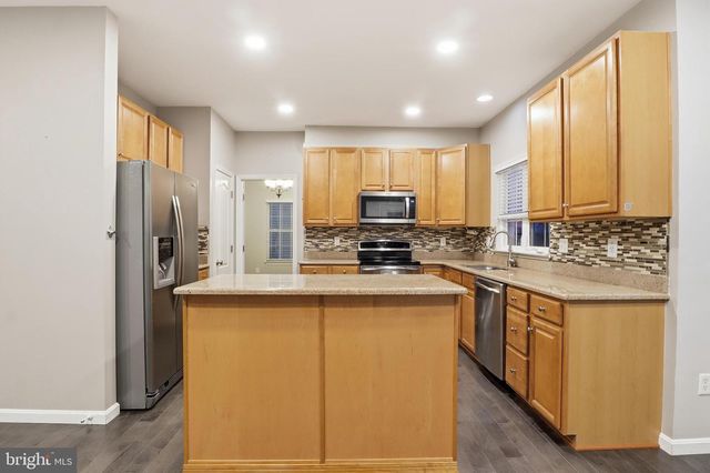 8569 DIAMOND RUN CT, Seven Valleys, PA 17360