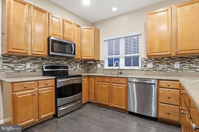 8569 DIAMOND RUN CT, Seven Valleys, PA 17360