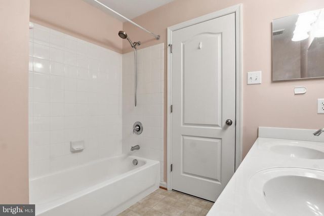 8569 DIAMOND RUN CT, Seven Valleys, PA 17360