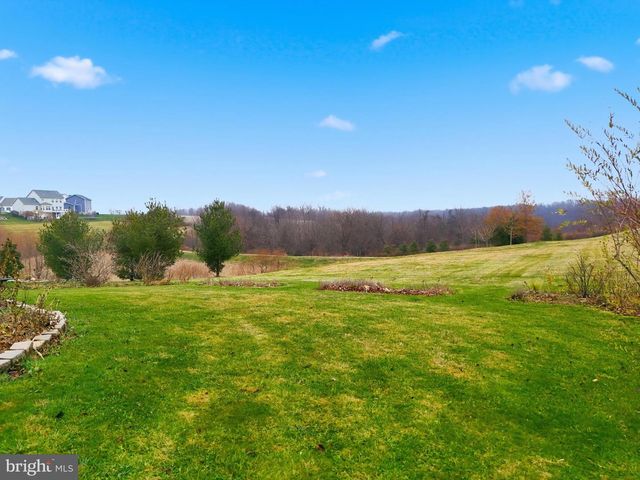 8569 DIAMOND RUN CT, Seven Valleys, PA 17360