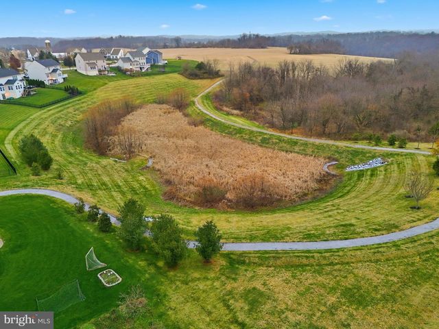 8569 DIAMOND RUN CT, Seven Valleys, PA 17360